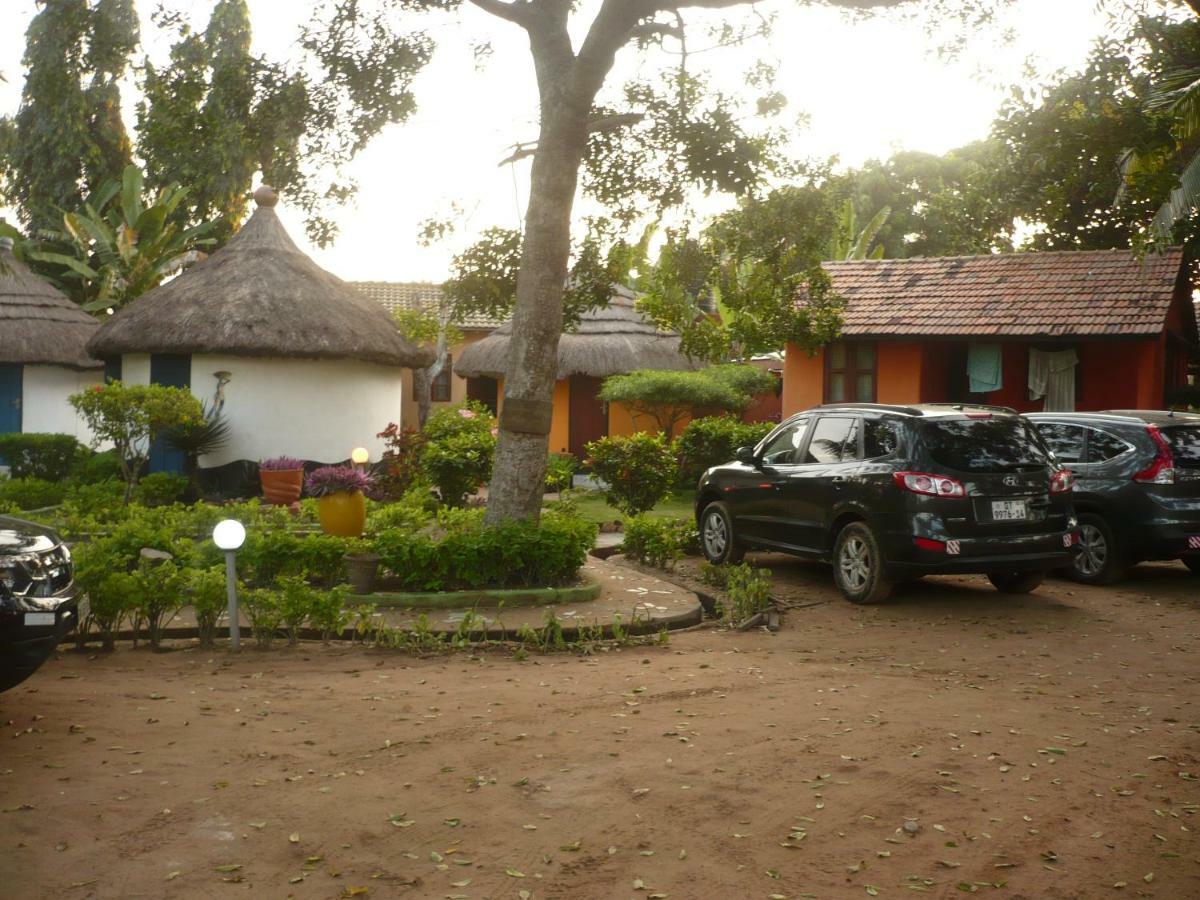 Big Milly'S Backyard Hotel Kokrobite ภายนอก รูปภาพ