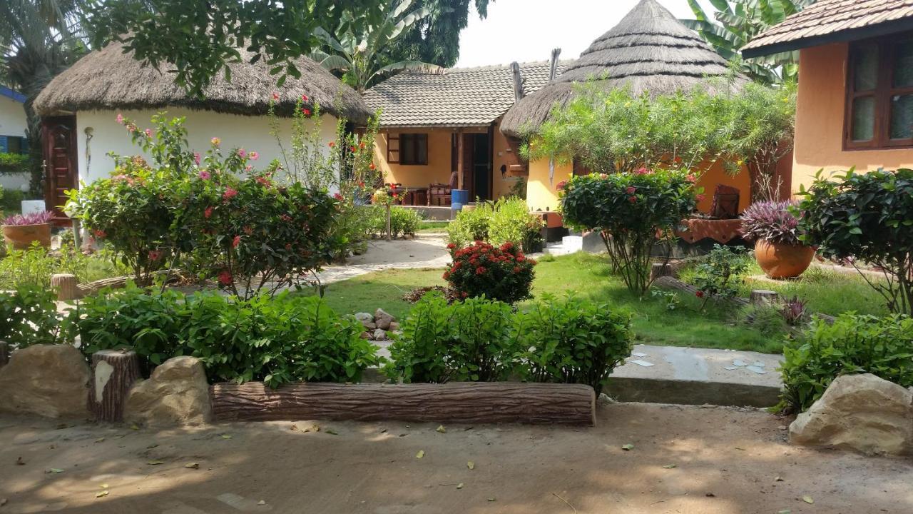 Big Milly'S Backyard Hotel Kokrobite ภายนอก รูปภาพ
